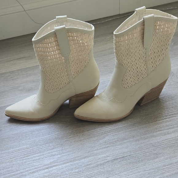 Dolce Vita Cream Woven Heeled Boots - Picture 3 of 11